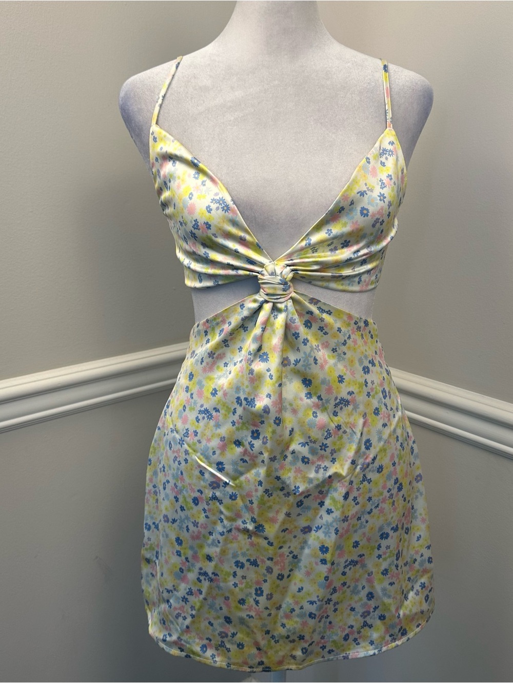 White Fox Yellow Floral Knot-Front Cut Out Mini Dress XS